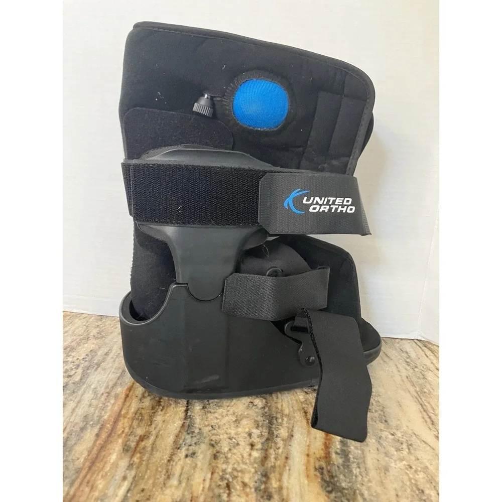 United Ortho Short Air Cam Walker Fracture Boot, Fits Left or Right, Small Black